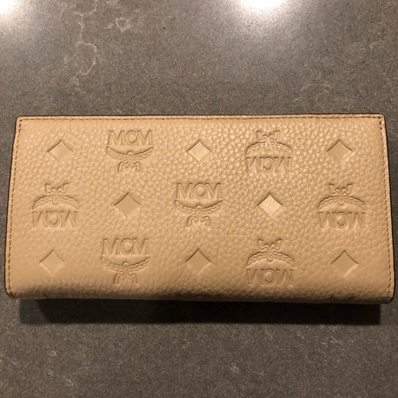 [Sold] Brand New MCM Beige Flap Wallet - Picture 2 of 6